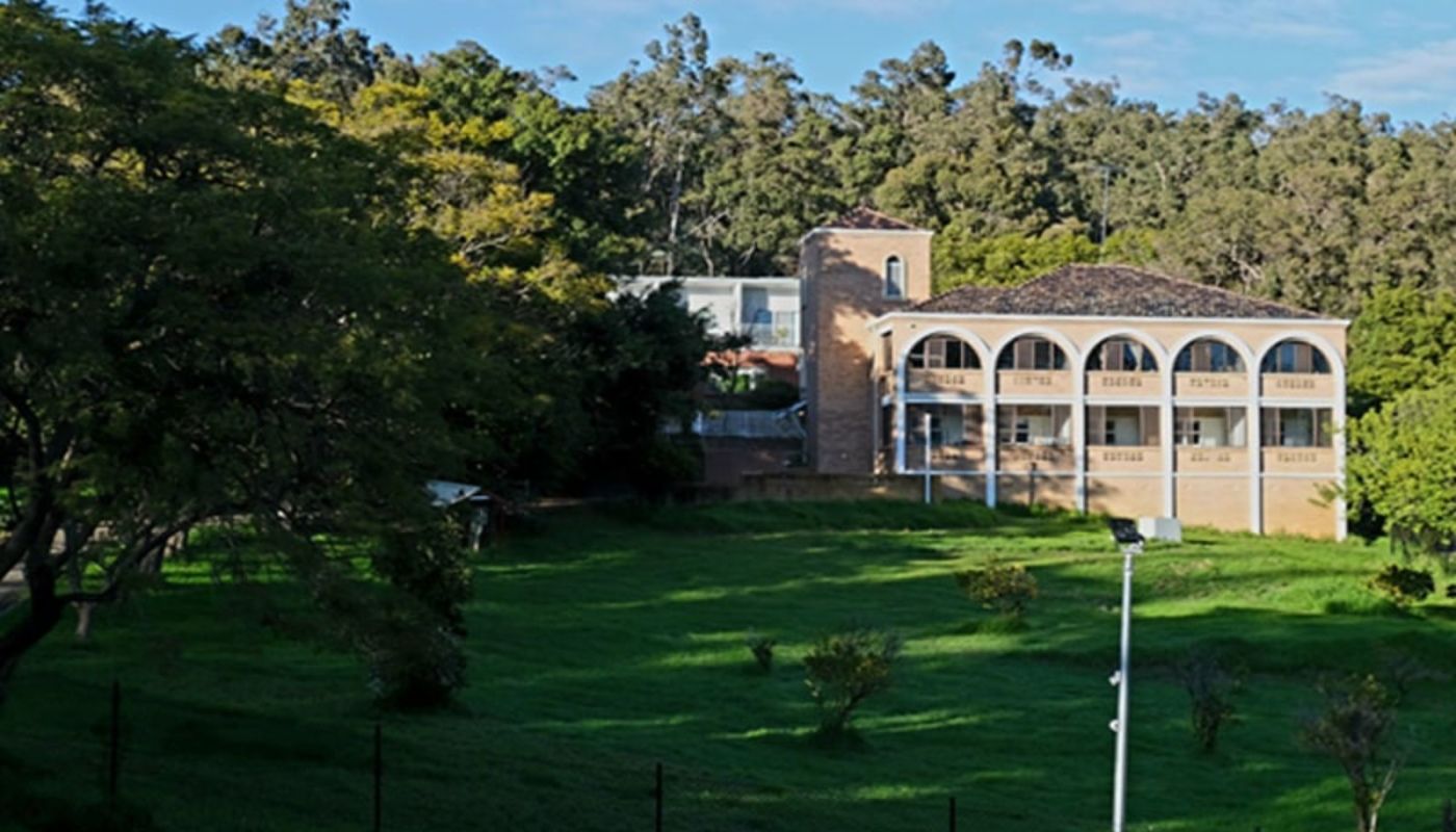 Cyrenian House - Munda Mia