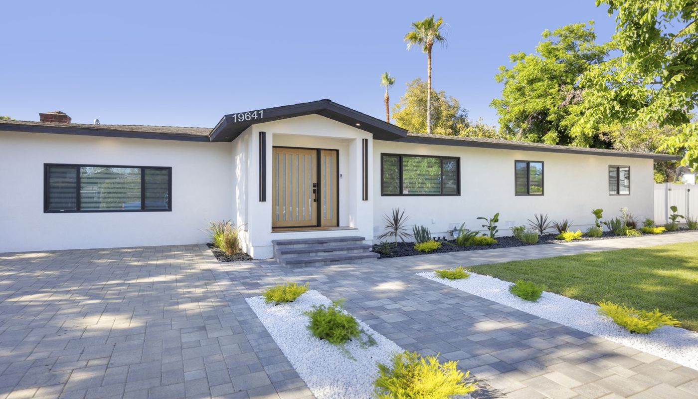 Deluxe Treatment Center