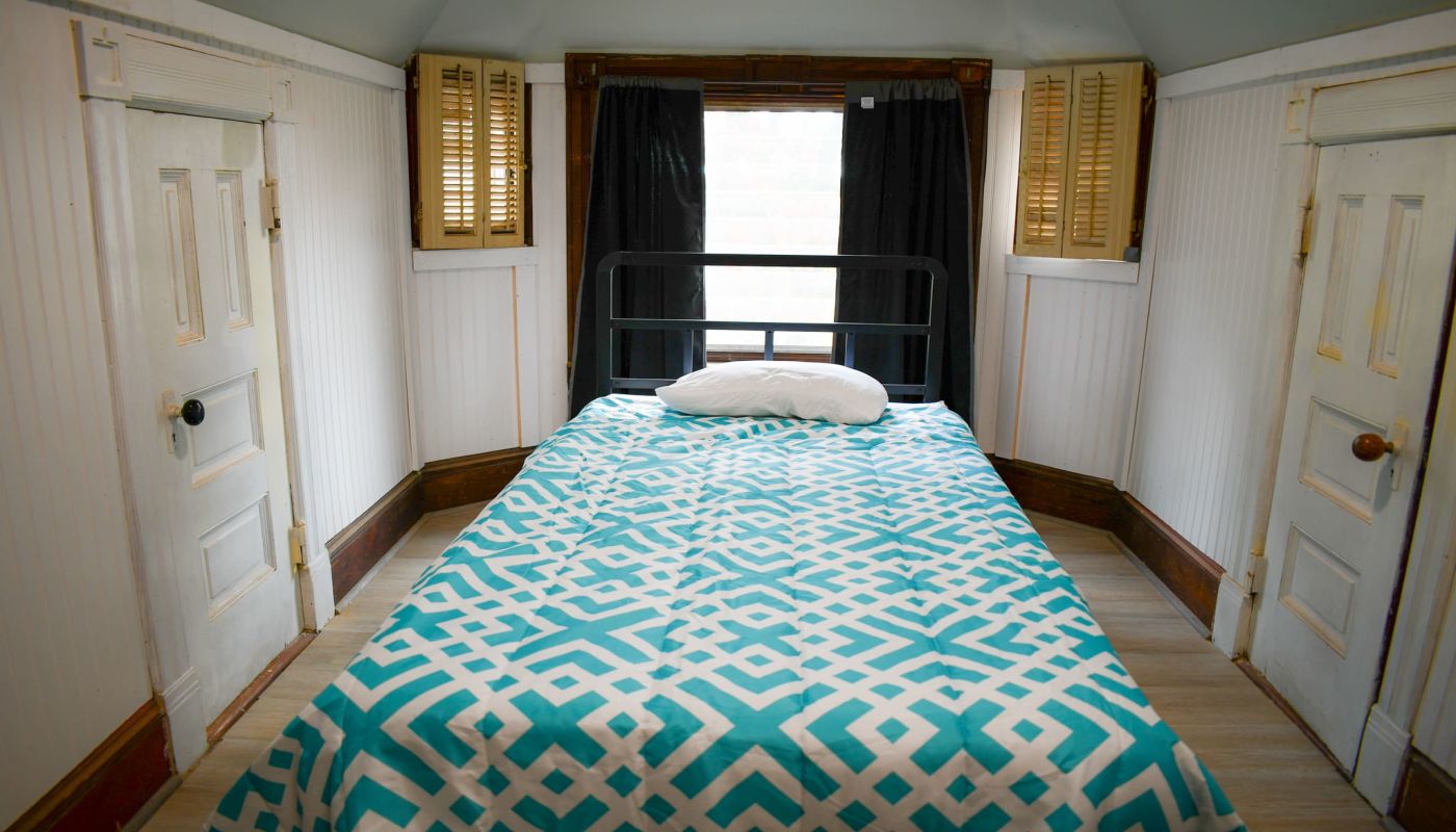 Men of Dignity: King Sober House