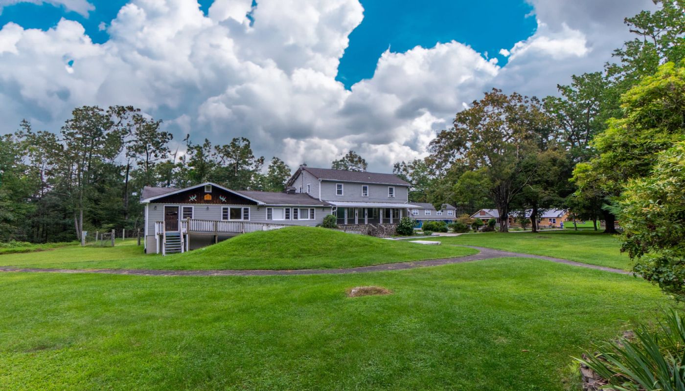 Never Alone - Adolescent Addiction Treatment Center