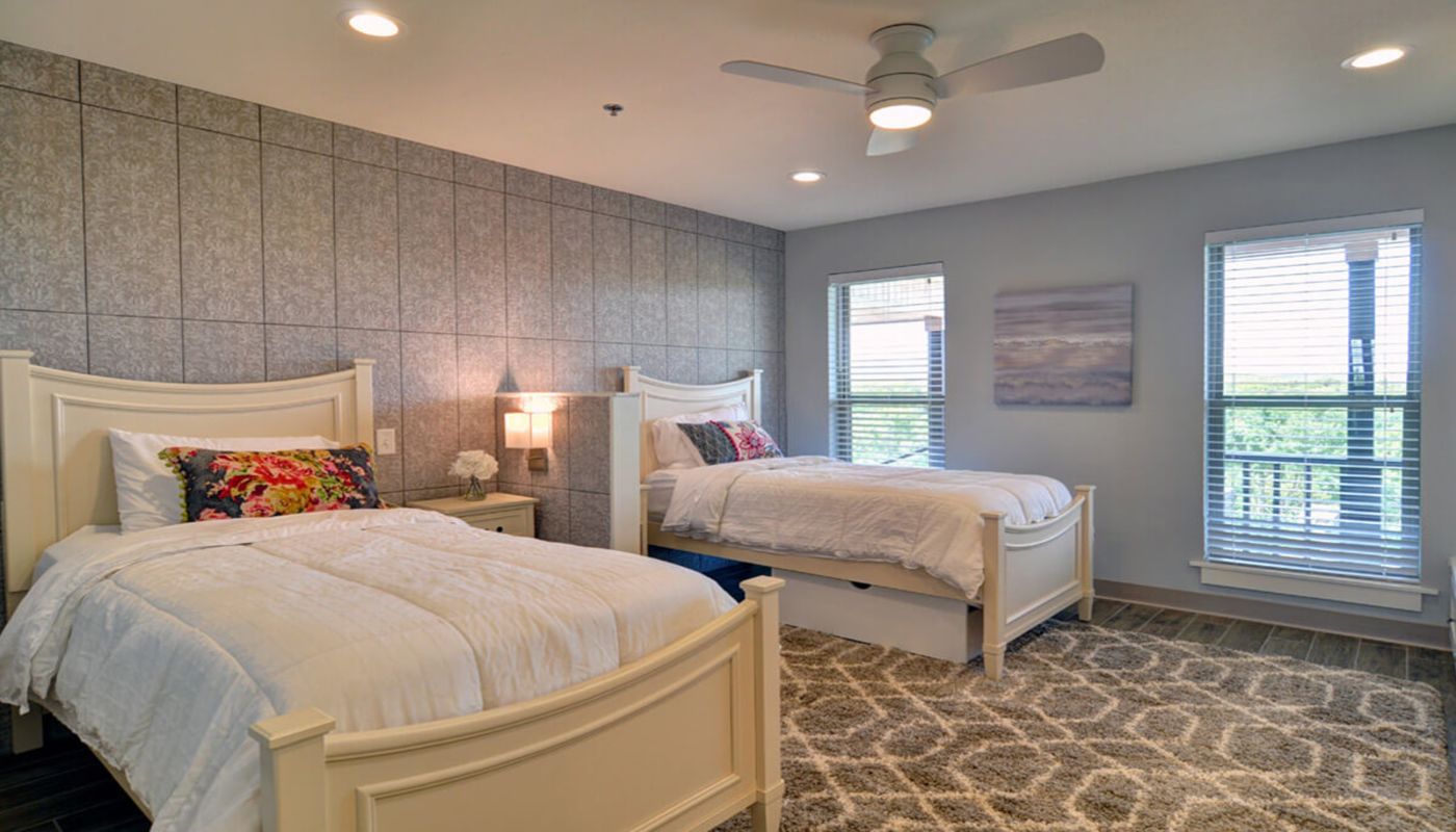 Stonegate Center Creekside